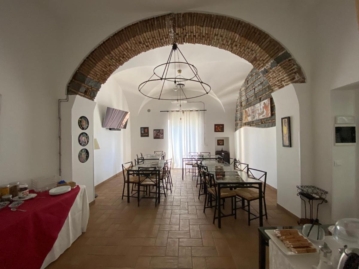 Отель Domus Giuliae Трекастаньи Экстерьер фото