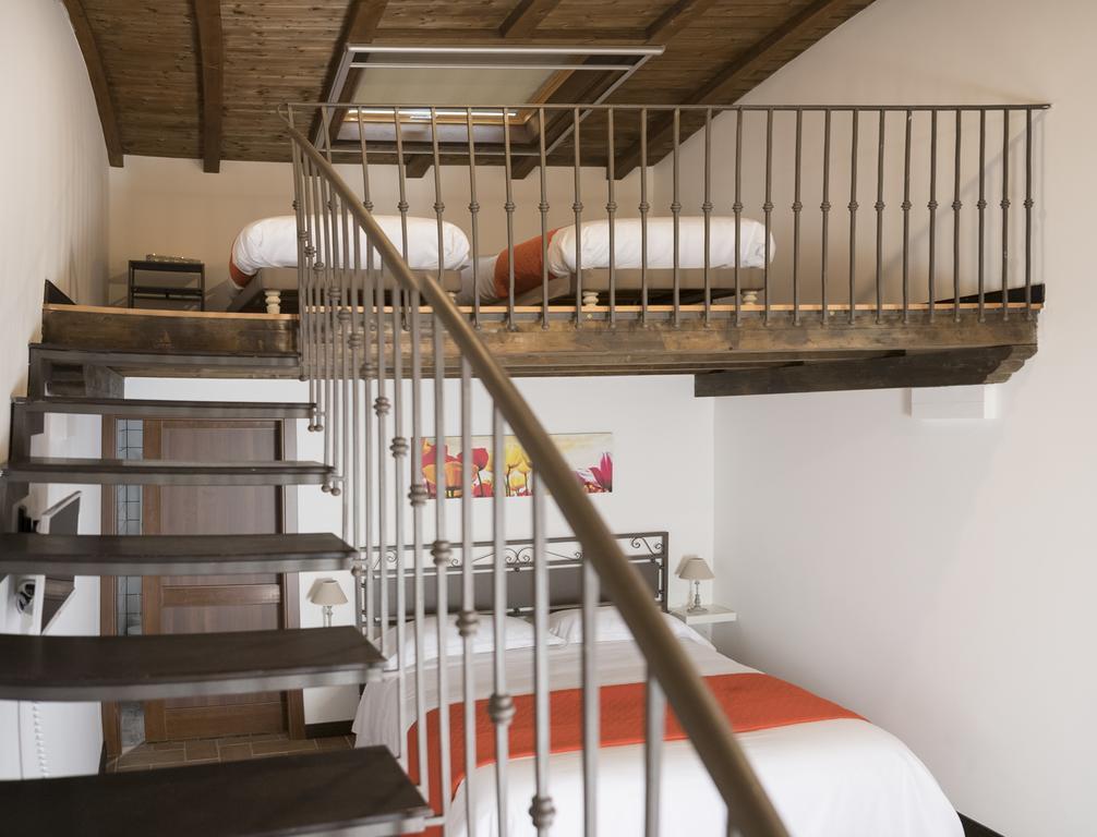 Отель Domus Giuliae Трекастаньи Экстерьер фото